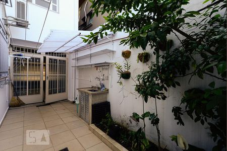Casa à venda com 210m², 3 quartos e 2 vagasQuintal