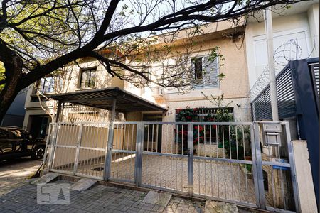 Casa à venda com 210m², 3 quartos e 2 vagasFachada