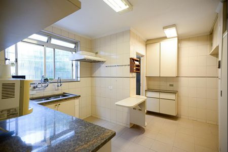 Casa à venda com 210m², 3 quartos e 2 vagasCozinha