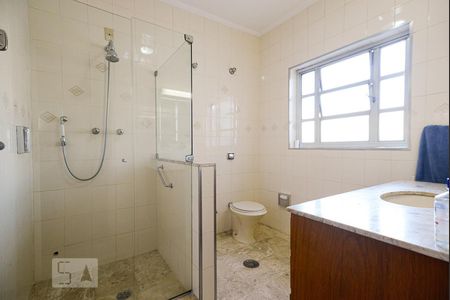 Casa à venda com 210m², 3 quartos e 2 vagasBanheiro