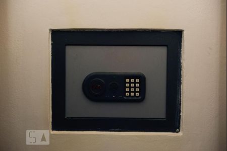 Casa à venda com 210m², 3 quartos e 2 vagasCofre