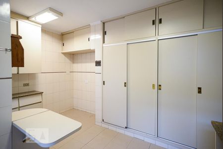 Casa à venda com 210m², 3 quartos e 2 vagasCozinha