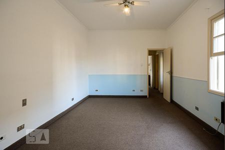 Casa à venda com 210m², 3 quartos e 2 vagasQuarto Suíte