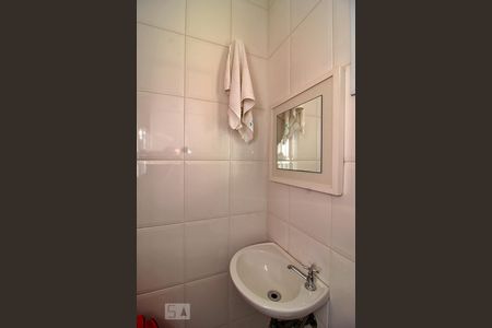 Apartamento para alugar com 107m², 3 quartos e 2 vagasBanheiro de Serviço