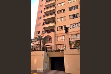 Apartamento para alugar com 107m², 3 quartos e 2 vagas Apartamento para alugar com 107m², 3 quartos e 2 vagasFachada