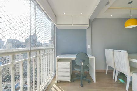 Apartamento para alugar com 60m², 2 quartos e 1 vagaVaranda