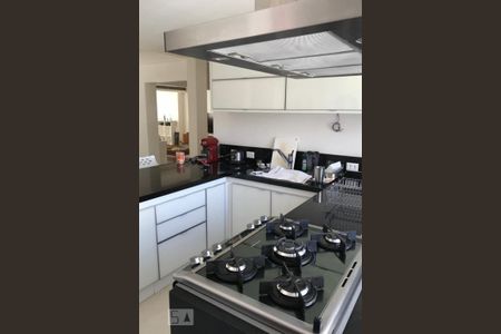 Apartamento à venda com 250m², 3 quartos e 1 vaga Apartamento à venda com 250m², 3 quartos e 1 vagaCozinha