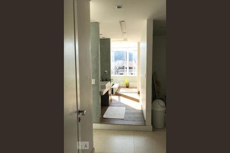 Apartamento à venda com 250m², 3 quartos e 1 vaga Apartamento à venda com 250m², 3 quartos e 1 vagaCorredor