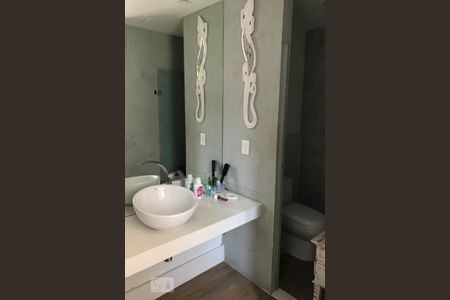 Apartamento à venda com 250m², 3 quartos e 1 vaga Apartamento à venda com 250m², 3 quartos e 1 vagabanheiro