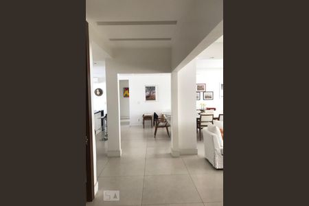 Apartamento à venda com 250m², 3 quartos e 1 vaga Apartamento à venda com 250m², 3 quartos e 1 vagaSala