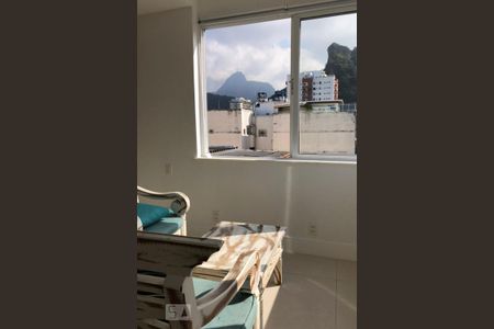 Apartamento à venda com 250m², 3 quartos e 1 vaga Apartamento à venda com 250m², 3 quartos e 1 vagaSala