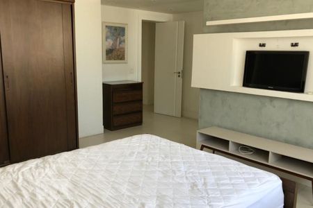 Apartamento à venda com 250m², 3 quartos e 1 vaga Apartamento à venda com 250m², 3 quartos e 1 vagaQuarto