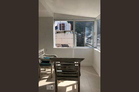 Apartamento à venda com 250m², 3 quartos e 1 vaga Apartamento à venda com 250m², 3 quartos e 1 vagaSala