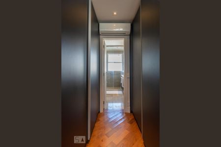 Apartamento para alugar com 495m², 3 quartos e 4 vagasBanheiro Corredor