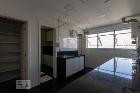 Apartamento para alugar com 495m², 3 quartos e 4 vagasÁrea de Serviço