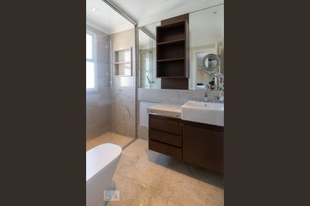 Apartamento para alugar com 495m², 3 quartos e 4 vagasBanheiro Suíte 1