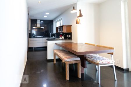 Apartamento para alugar com 495m², 3 quartos e 4 vagasCopa