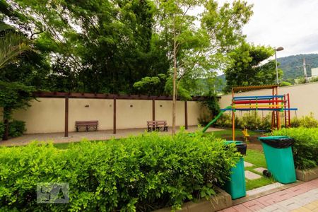 Apartamento à venda com 55m², 2 quartos e sem vagaÁrea Comum - Playground