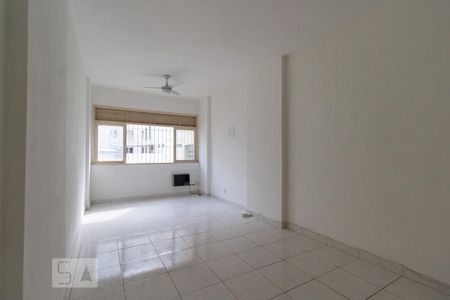 Sala de kitnet/studio para alugar com 1 quarto, 30m² em Centro, Rio de Janeiro
