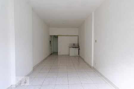 Sala de kitnet/studio para alugar com 1 quarto, 30m² em Centro, Rio de Janeiro