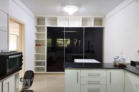 Casa à venda com 500m², 4 quartos e 4 vagasCozinha