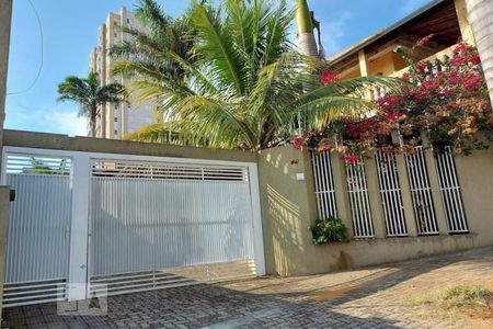 Casa à venda com 500m², 4 quartos e 4 vagasFachada