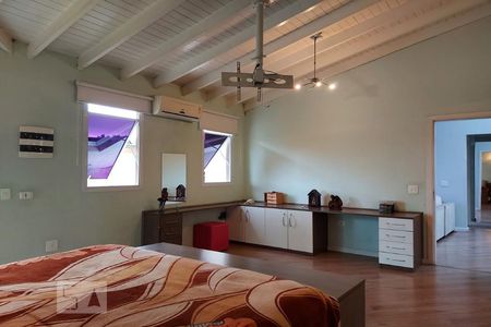 Casa à venda com 500m², 4 quartos e 4 vagasQuarto 3 + suíte