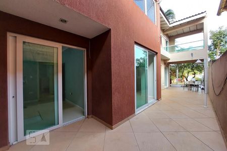 Casa à venda com 500m², 4 quartos e 4 vagasCorredor