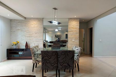 Sala de casa à venda com 4 quartos, 500m² em Quitaúna, Osasco