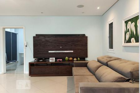 Sala de casa à venda com 4 quartos, 500m² em Quitaúna, Osasco