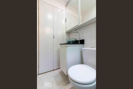 Apartamento à venda com 40m², 2 quartos e sem vaga Apartamento à venda com 40m², 2 quartos e sem vagaBanheiro