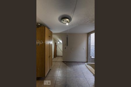 Casa para alugar com 225m², 5 quartos e 1 vagaÁrea de Serviço