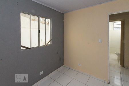 Sala/Quarto de casa para alugar com 1 quarto, 30m² em Parque Tomas Saraiva, São Paulo