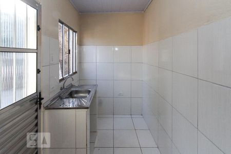 Cozinha de casa para alugar com 1 quarto, 30m² em Parque Tomas Saraiva, São Paulo