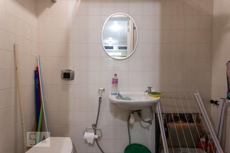 Apartamento para alugar com 100m², 3 quartos e 2 vagasBanheiro de Serviço