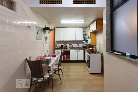 Apartamento para alugar com 100m², 3 quartos e 2 vagasCozinha e Área de Serviço