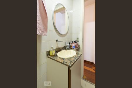 Lavabo de apartamento à venda com 3 quartos, 100m² em Tijuca, Rio de Janeiro