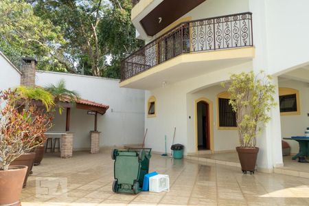 Casa para alugar com 570m², 6 quartos e 6 vagas Casa para alugar com 570m², 6 quartos e 6 vagasQuintal