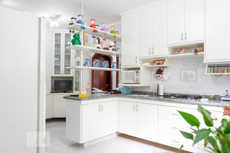 Casa para alugar com 570m², 6 quartos e 6 vagas Casa para alugar com 570m², 6 quartos e 6 vagasCozinha