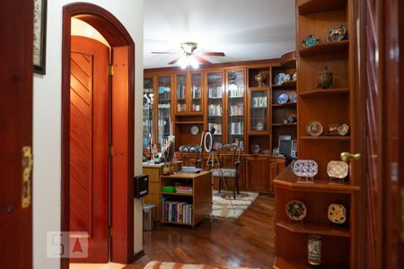 Casa para alugar com 570m², 6 quartos e 6 vagas Casa para alugar com 570m², 6 quartos e 6 vagasSuíte 2