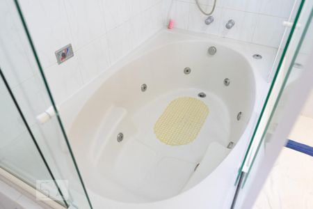 Casa para alugar com 570m², 6 quartos e 6 vagas Casa para alugar com 570m², 6 quartos e 6 vagasBanheiro suíte 5