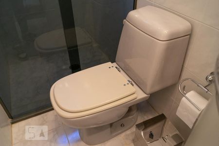 Casa para alugar com 570m², 6 quartos e 6 vagas Casa para alugar com 570m², 6 quartos e 6 vagasBanheiro suíte 1