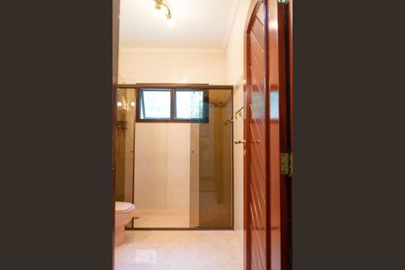 Casa para alugar com 570m², 6 quartos e 6 vagas Casa para alugar com 570m², 6 quartos e 6 vagasBanheiro suíte 2