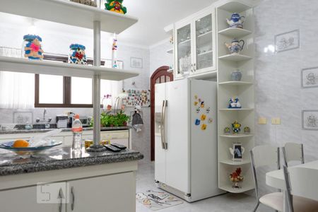 Casa para alugar com 570m², 6 quartos e 6 vagas Casa para alugar com 570m², 6 quartos e 6 vagasCozinha