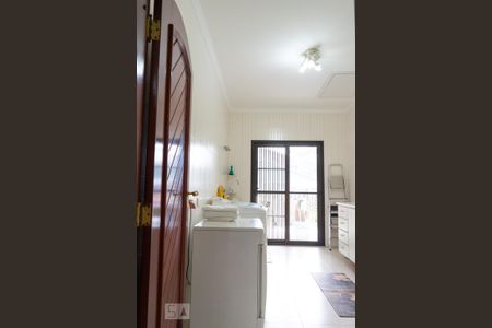 Casa para alugar com 570m², 6 quartos e 6 vagas Casa para alugar com 570m², 6 quartos e 6 vagasÁrea de serviço