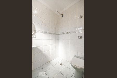 Casa para alugar com 250m², 2 quartos e 4 vagas Casa para alugar com 250m², 2 quartos e 4 vagasBanheiro de Serviço