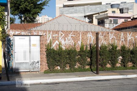 Casa à venda com 341m², 3 quartos e 2 vagasFachada