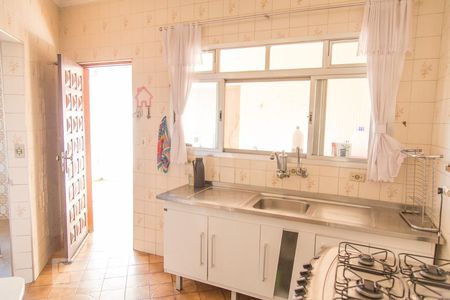 Casa à venda com 341m², 3 quartos e 2 vagasCozinha