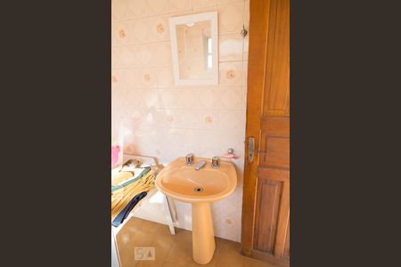 Casa à venda com 341m², 3 quartos e 2 vagasBanheiro de Serviço