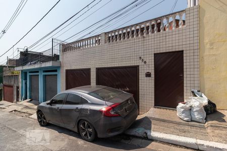 Casa à venda com 240m², 3 quartos e 2 vagasFachada